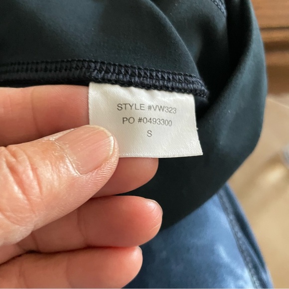 Vuori navy blue High-Waisted Leggings size small - Picture 3 of 5